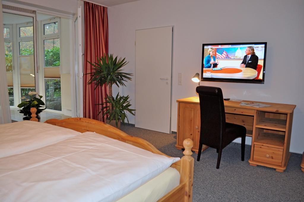 Hellmanns Hotel Bremers Bauerndiele Wiefelstede Room photo